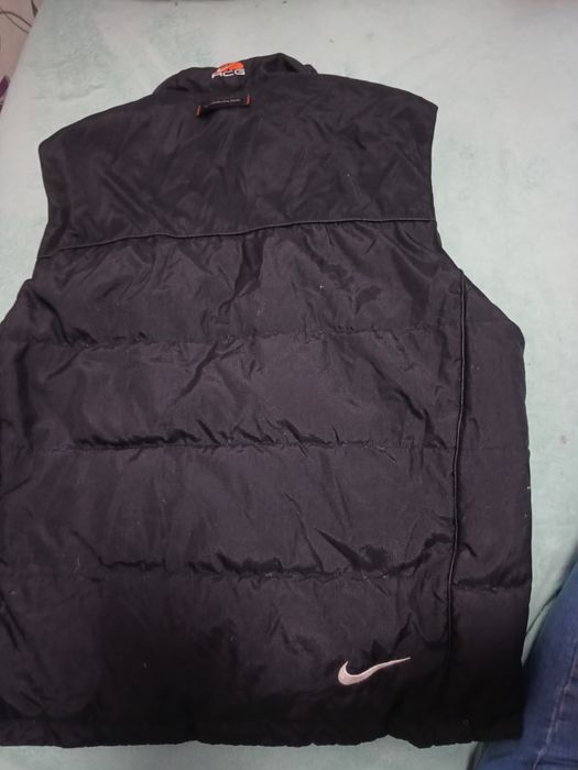 Vesta Nike ACG..