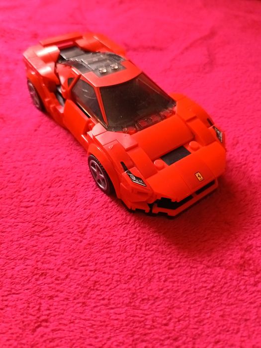 Vând mașină lego ferrari