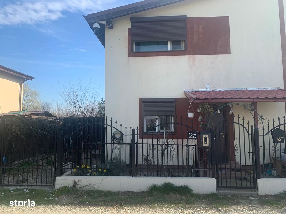 Vand casa Domnești