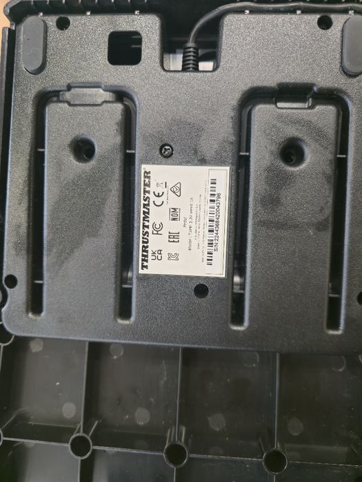 Thrustmaster T128 с педали + скоростен лост и ръчна спирачка