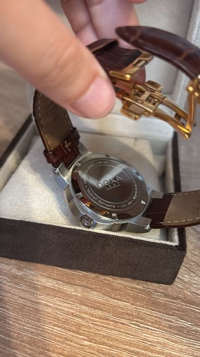 Ceas Doxa NOU ,cu curea de piele cocodile maro ,geam cristal safir ,colecție D-light ,30 atm