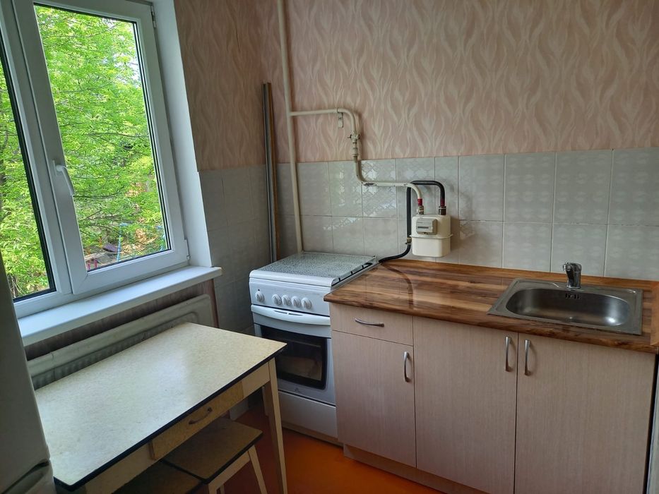 Продам 2х р-н Достык Молл 2/5