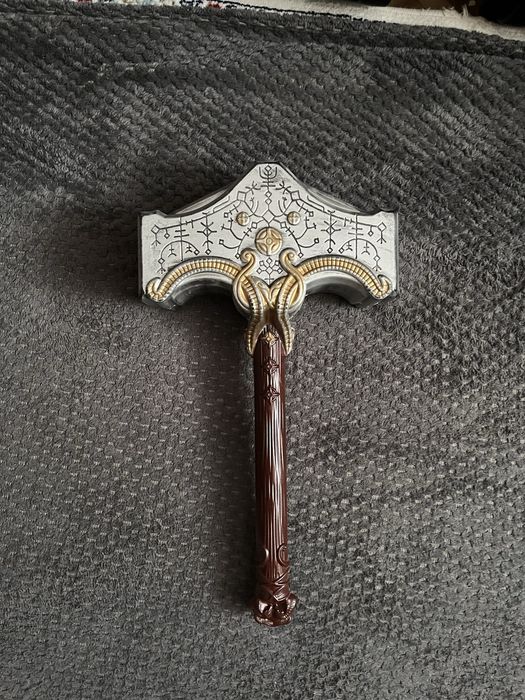 Молот Тора из игры God of War