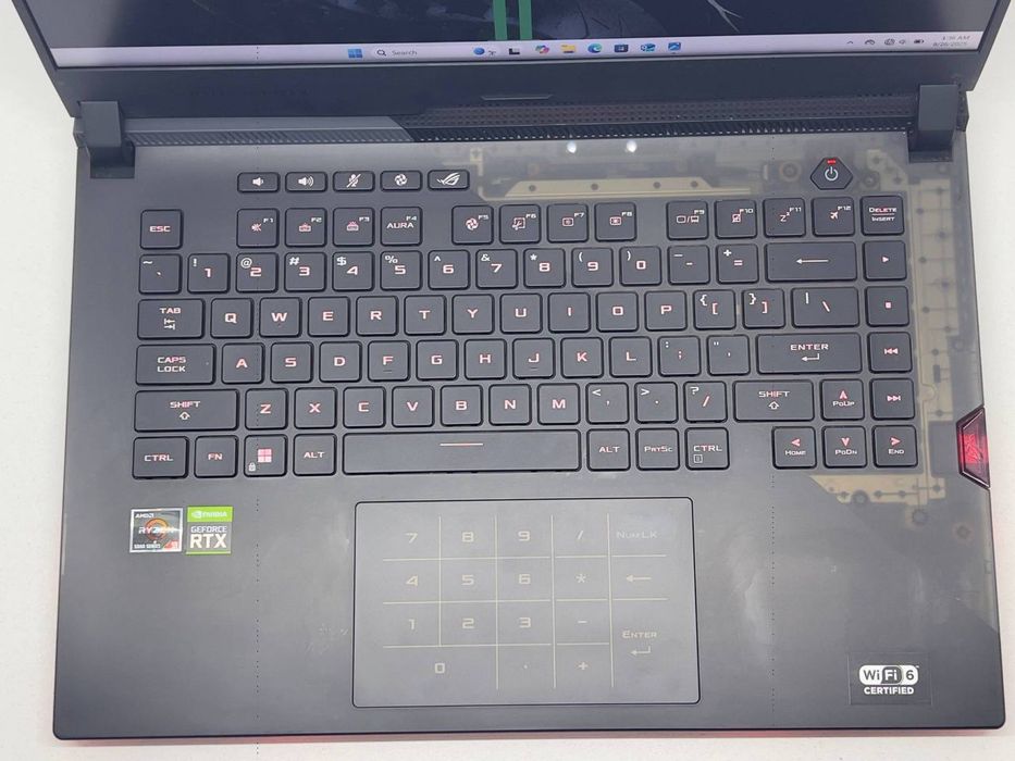 Asus Rog Strix SCAR 15 USA, RTX 3080 Ryzen 9 5900HX, 300 Hz, 15.6 dyum