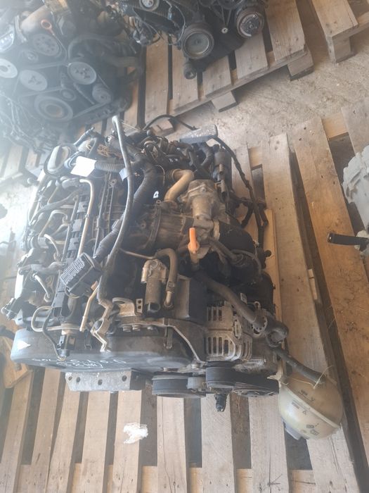 Vând motor golf 6 1.6 D 2010 105 Avem TOATĂ GAMA VOLSKWAGEN: golf 5 golf 6 b5 b6 b7 Touareg Touran passat cc crafter toate codurile motor