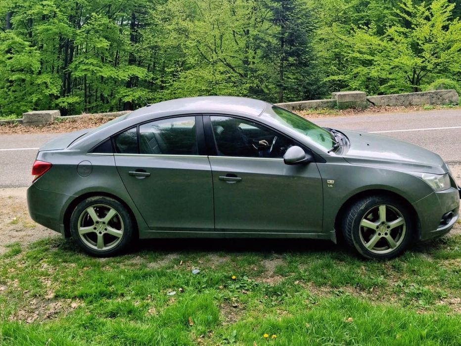 Vând Chevrolet Cruze