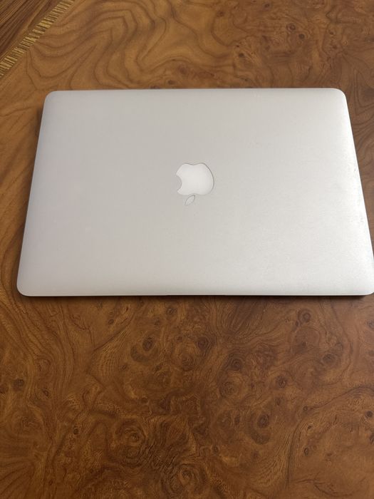 Продам MacBook Air 13