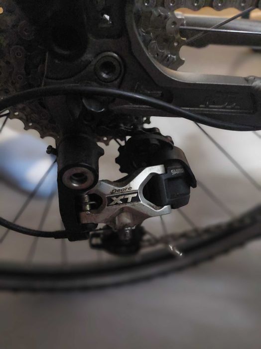 Vand bicicleta KTM; 700 65C; 3x9 viteze; frane hidraulice; cadru Al