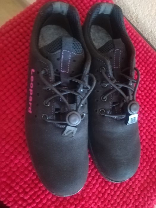 Pantofi noi cu protecție nr 39 Leopard