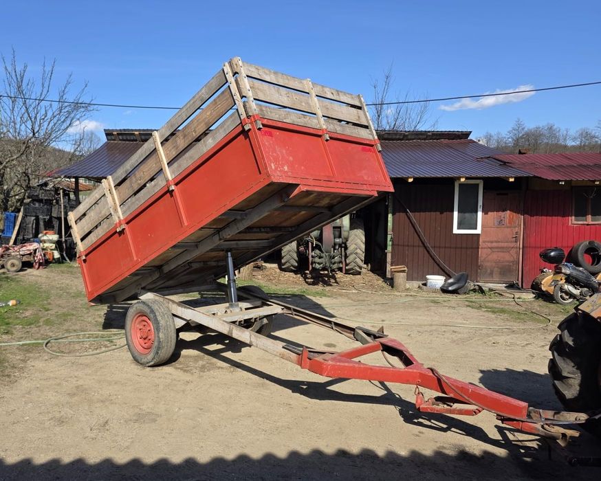 Vând remorcă agricolă basculabilă