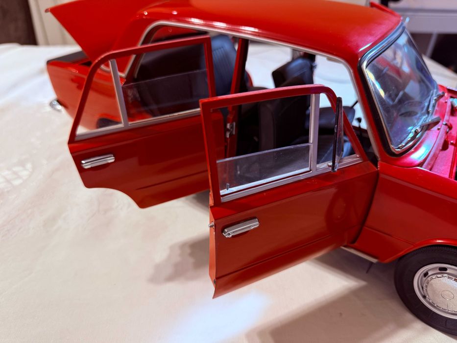 Макет ”Жигули - ВАЗ 2101 - 1:8” от Списания сглоби Жигули