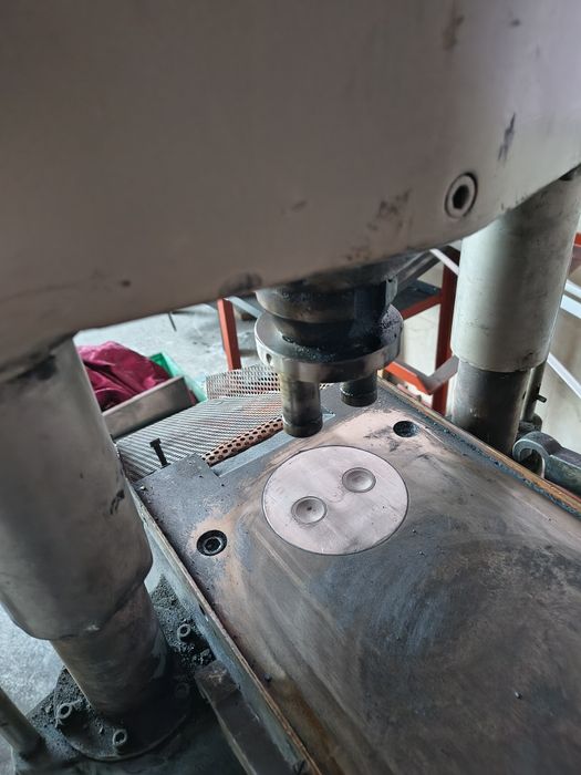 Автоматична таблет преса