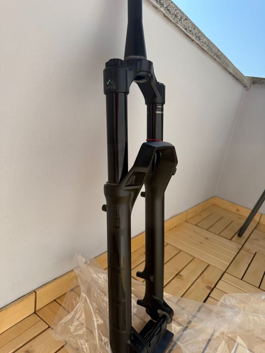 Rock Shox ZEB select + debonair charge 3 RC2 noua