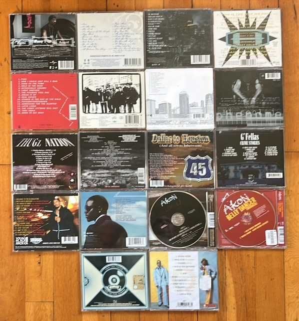 CD orig hip hop: Snoop Dogg, 50 Cent, Beastie Boys, Akon, Jay-Z, W. Jean, Coolio, 2Pac