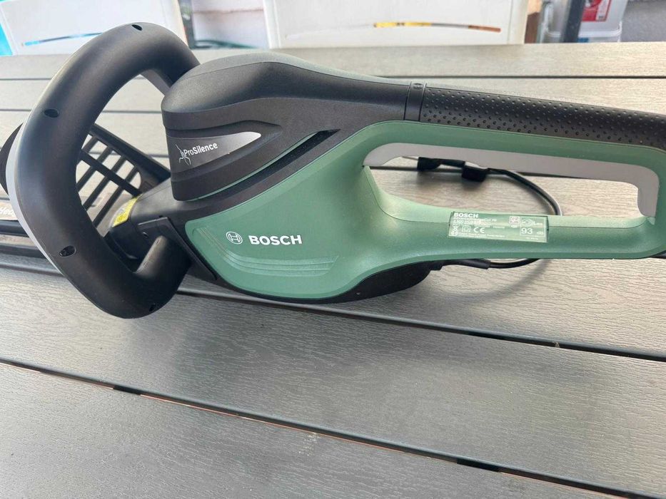 Foarfecă electrică gard viu Bosch AdvancedHedgeCut 70 – NOUĂ