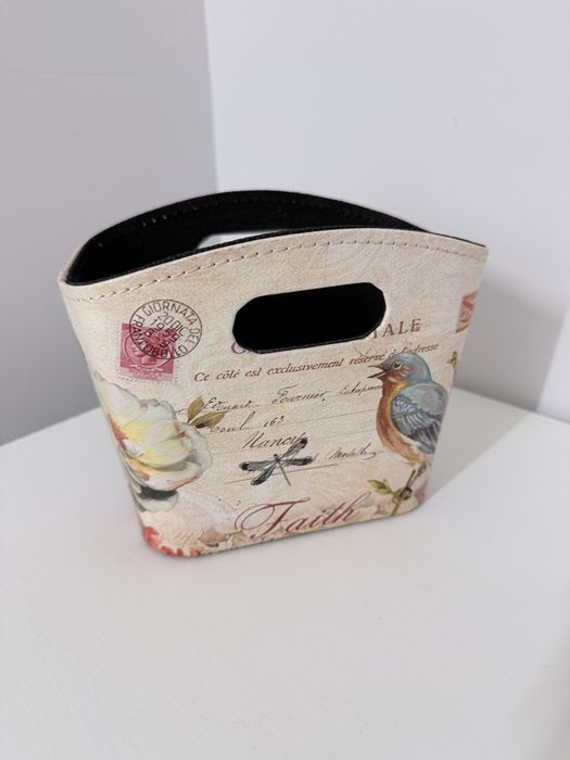 Органайзер для расчесок