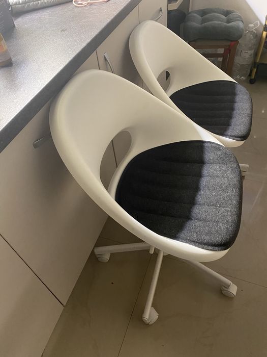 2 buc scaune rotative Ikea