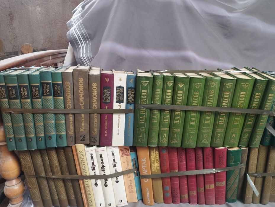 Продам книги много