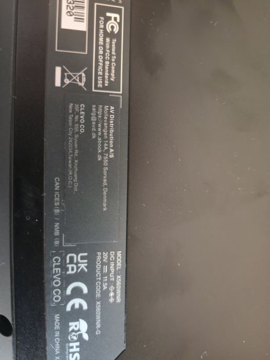 Laptop CLEVO X560WNR-G /  Rtx 5070ti  / ultra 9 275hx / 32 gb ram/