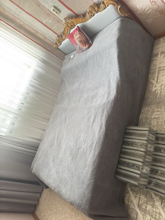 Кровать с матрасом