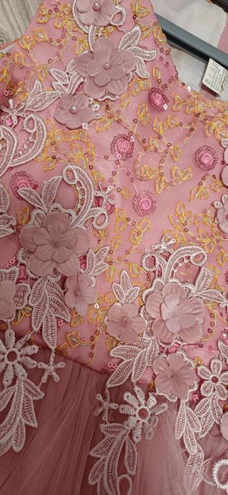 Уникална момичешка рокля