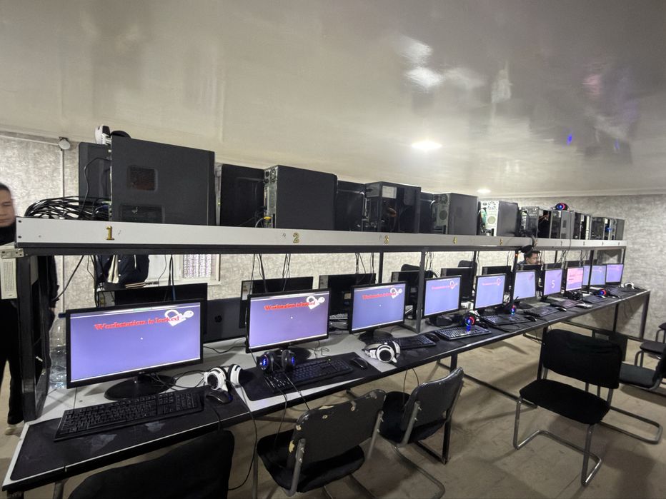 21 ta kampyuter mebili bilan