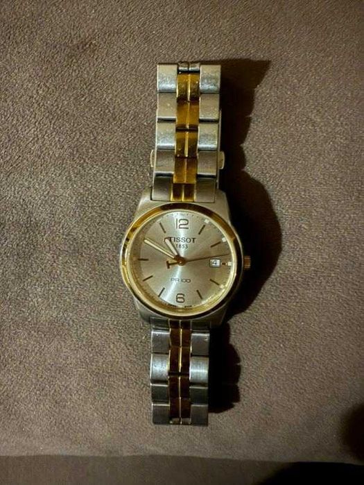 Продава се Часовник