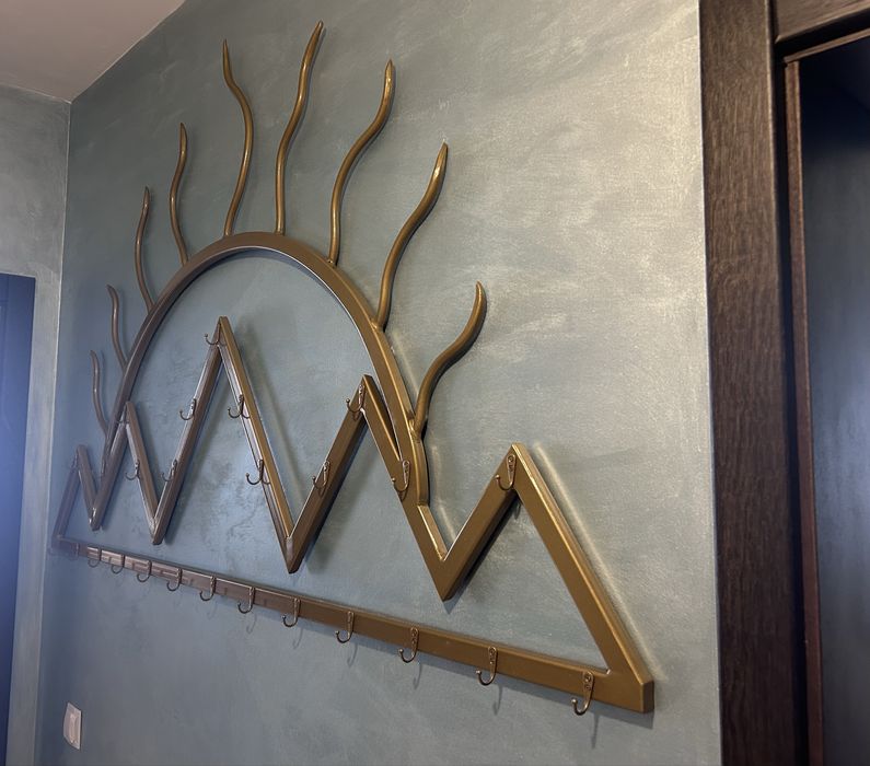 Закачалка за стена