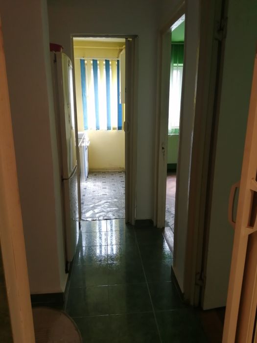 Apartament de vânzare 3camere confort 3 ,etaj 1 separare apa gaze lumina  încălzire centrala geamuri termopan 43mp OFERTA IMBATABILA