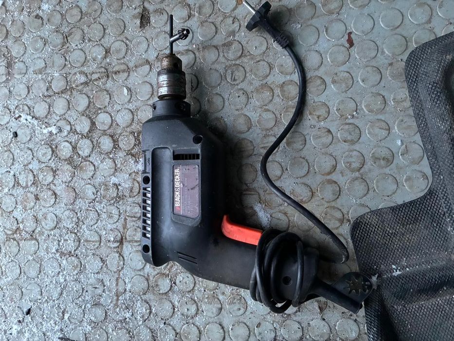 Машина за пробиване