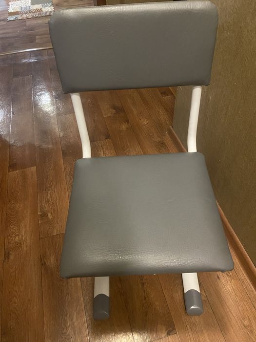 Стул с регулировкой новый