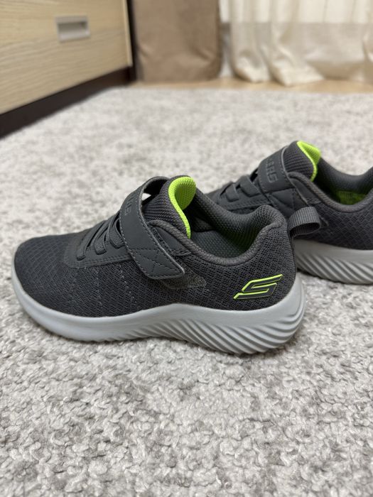 Продаются кроссовки Skechers