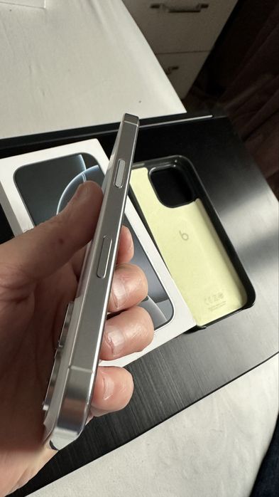 iPhone 16 Pro 256 GB - IMPECABIL- White Titanium (eSIM) + Husă Beats MagSafe