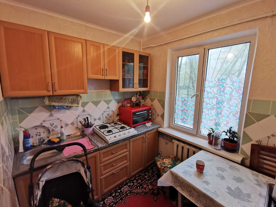 Сдается 1 комнатная квартира в третьем микрорайоне.