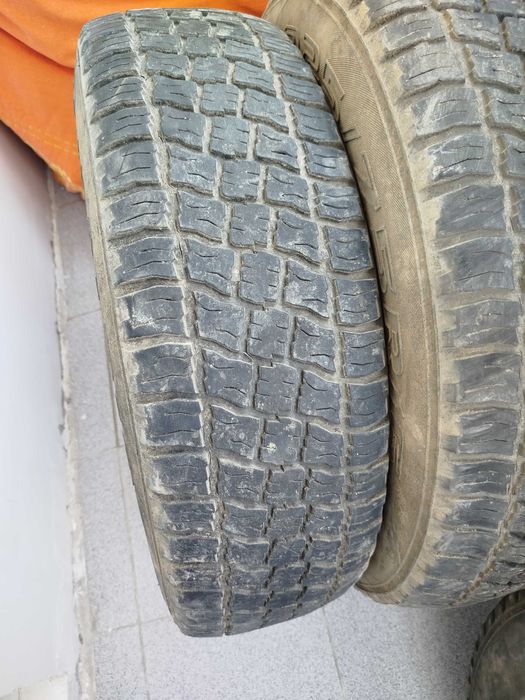 Продам шины 225/75/16 б/у летние