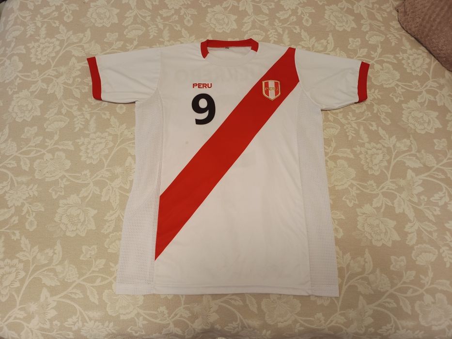 Футболна тениска на Перу!