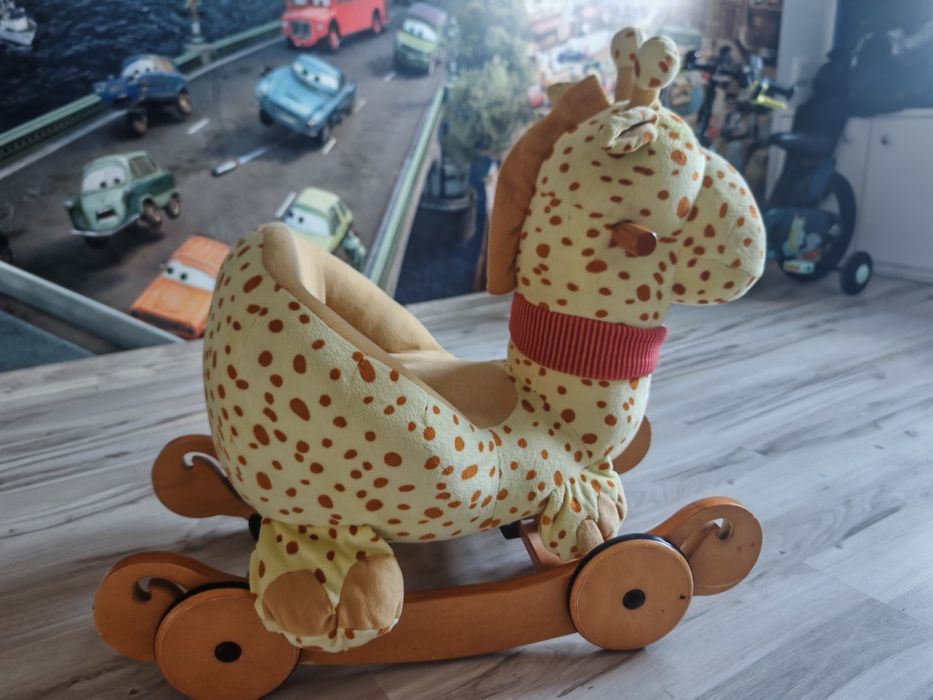 Играчка за бутане и люлка