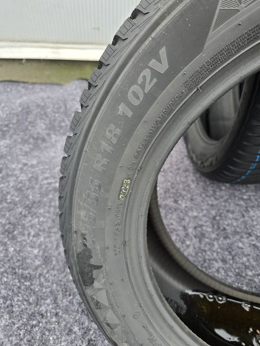 225 55 18 kumho m+s CA NOI