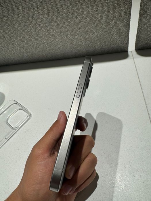 iPhone 15 pro в идеальном состоянии