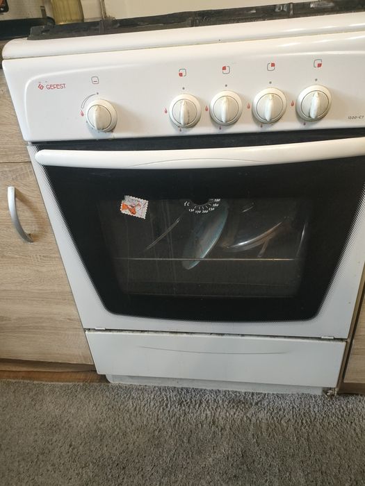 Продам газовую плиту