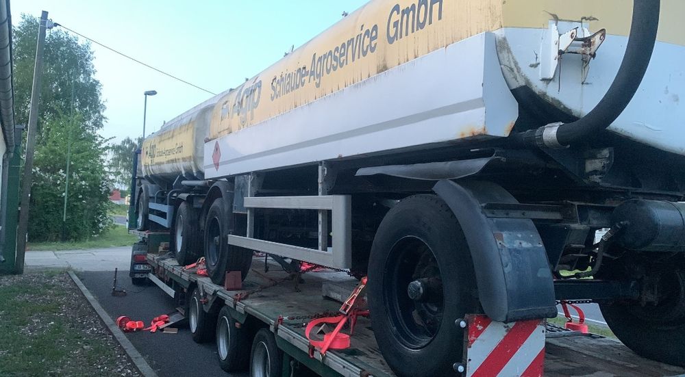 Remorcă cisternă apă,lapte, combustibil, îngrășământ lichid 6/24 litri