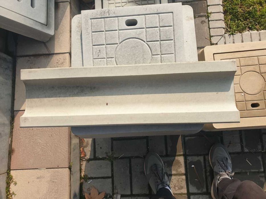 лотки, бетонные лотки для водоотвода. лоток маленький. lotok