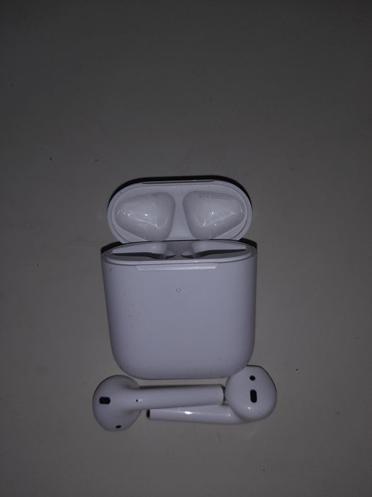 Наушники AirPods. Новые, рабочие