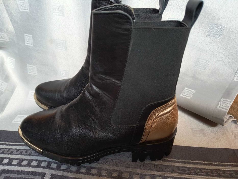 Дамски кожени боти