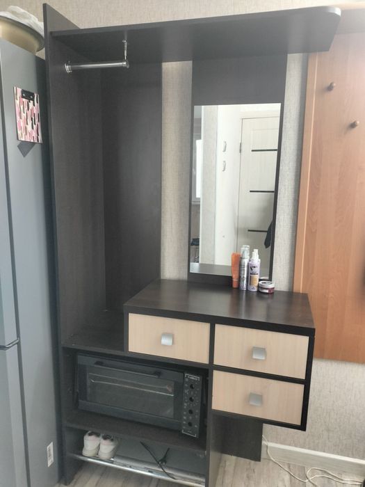 Продам прихожий шкаф