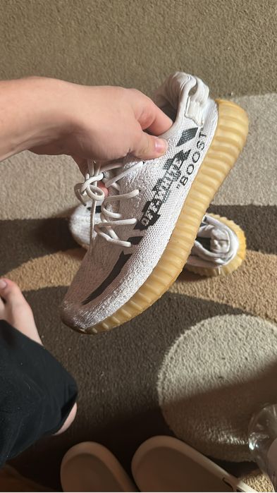 Yeezy 350 off white