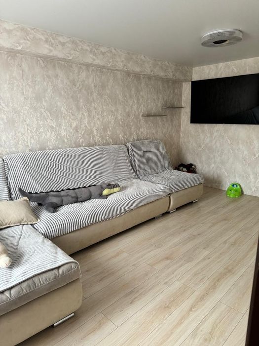 3-х комнатную квартиру в с.Саратовка в 2 этажном доме