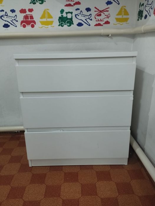 Комод в белом цвете