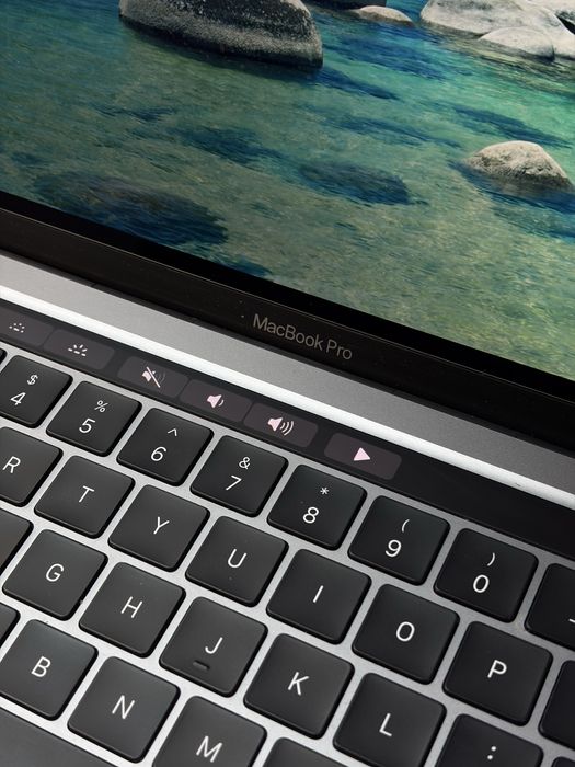 Ноутбук MacBook Pro M1