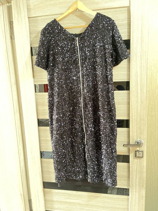 Продам новый костюм